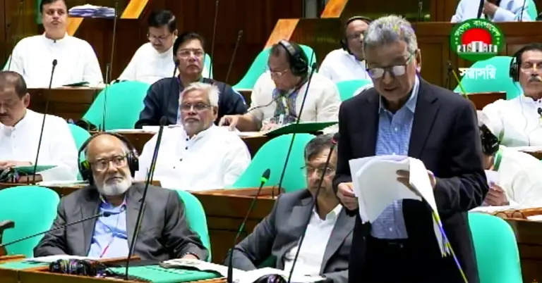 জাতীয় সংসদে অর্থমন্ত্রী আমির খসরু মাহমুদ চৌধুরী